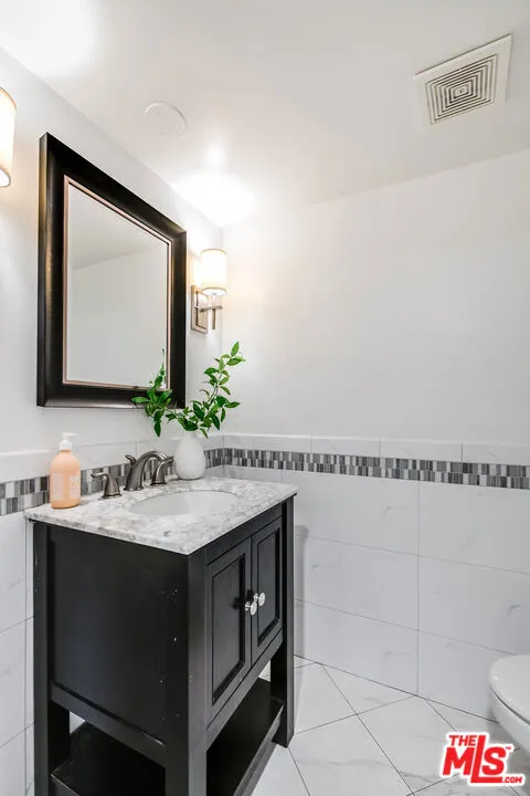 6609 Whitley Terrace, Los Angeles, California 90068 home-pic-16